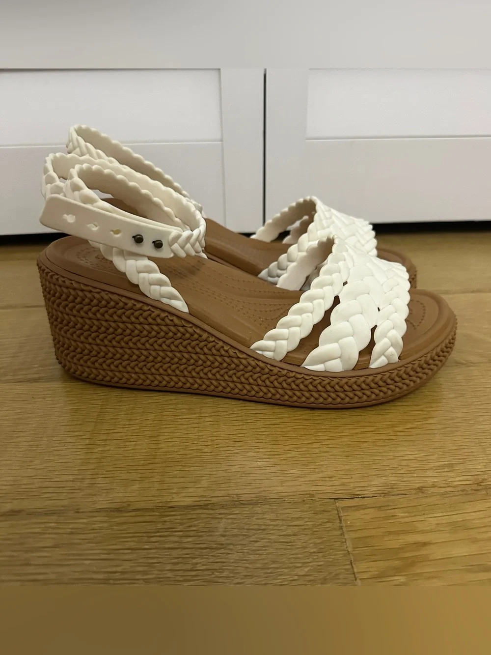 Crocs Brooklyn Woven Strappy Wedge Sandals White Size 7